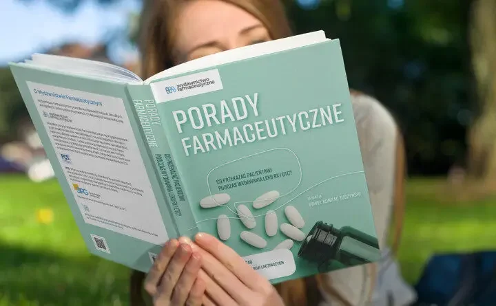 Recenzja: „Porady farmaceutyczne” okiem praktyka pierwszego stołu